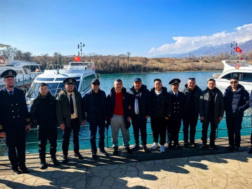Inkampani iqinisa ubudlelwane neKyrgyzstan: Ukuthengiswa komkhumbi okuphumelelayo nokulandela - ukuvakasha phezulu