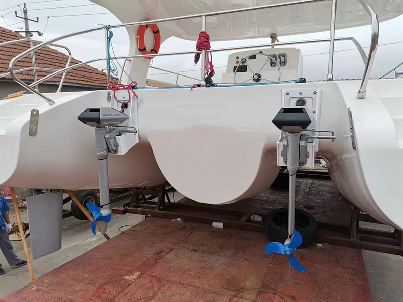 I-LawArada® 10.28M ukuhamba ngomkhumbi i-catamaran ngemoto kagesi: ukuhlanganisa ukuqina nokusebenza kwezindleko